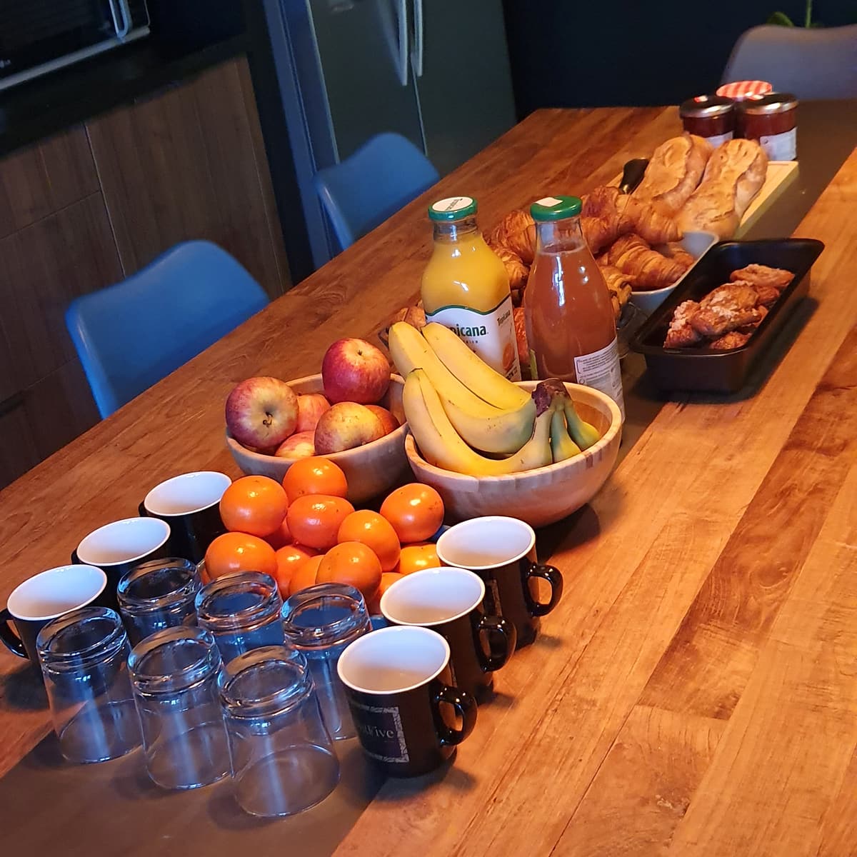 Déjeuner sur la terrasse et au jardin de BigFive Coworking